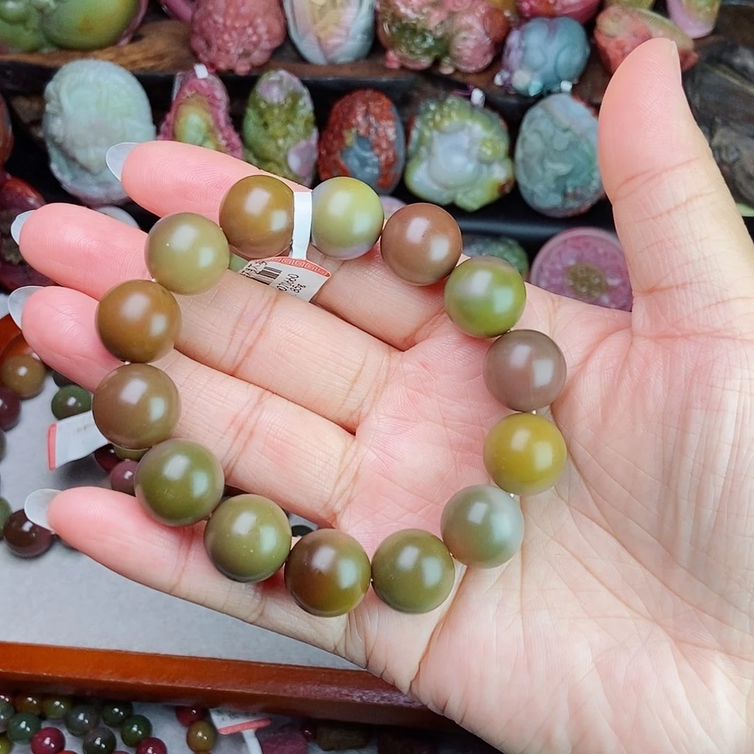 未镶嵌石英质玉（盐源）珠宝半成品