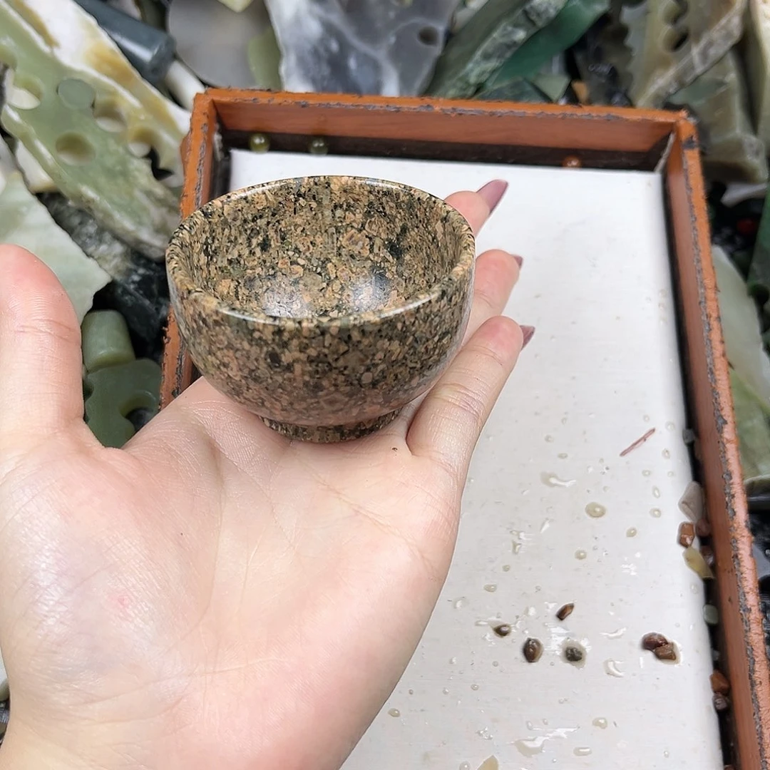 颈饰未镶嵌和田玉（糖玉）