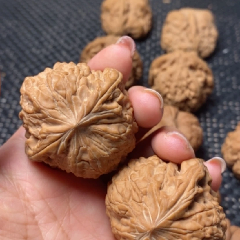 【闪购商品】文玩核桃吊坠o****o