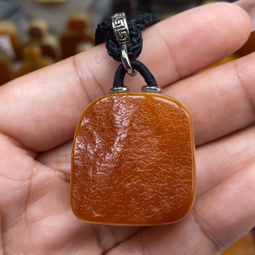 【闪购商品】琥珀颈饰未镶嵌