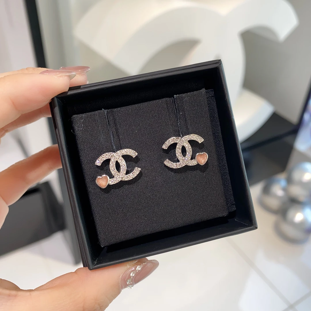 全新未使用 Chanel/香奈儿 25P粉色爱心满钻双c耳钉