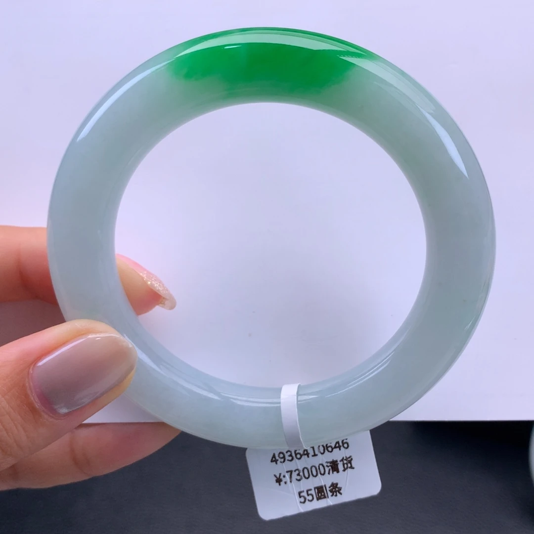 翡翠手镯未镶嵌回流）糯冰辣阳绿圆条（链接勿拍80800）