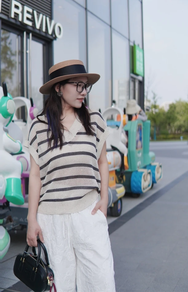 夏季复古短袖亮片打底上衣女士时尚百搭休闲V领亚麻条纹针织T恤