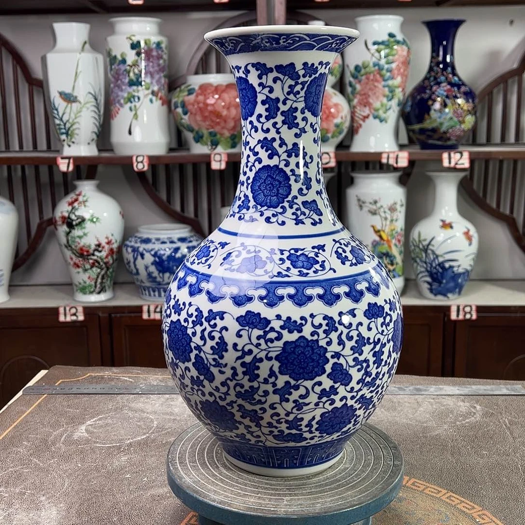 摆件陶景德镇陶瓷缠枝