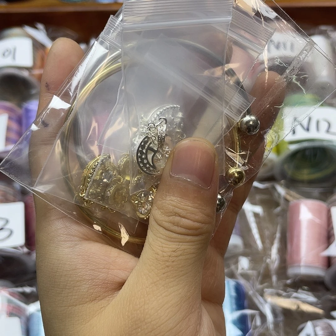 轻***_聚酯纤维手镯配件（找小樊拿）