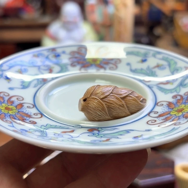 瓷片精致雕刻工艺