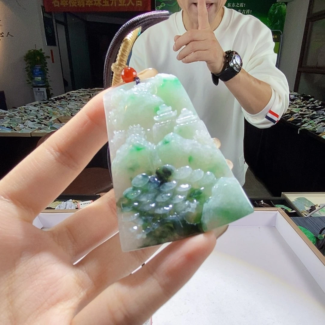 颈饰未镶嵌翡翠翡翠