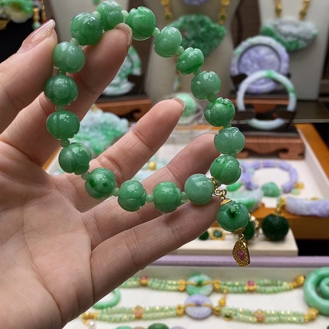 颈饰未镶嵌翡翠天然