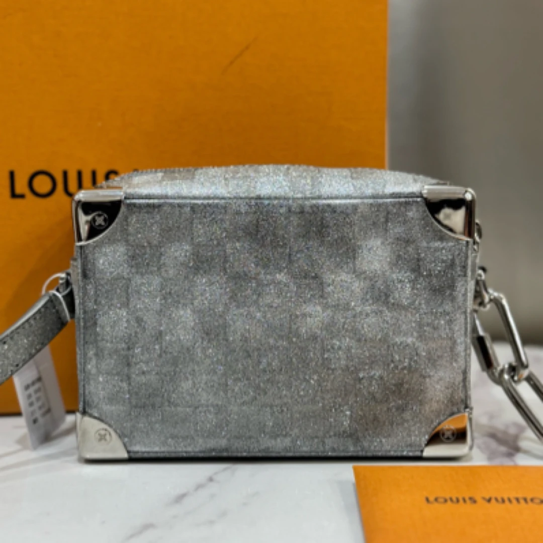 99新 LouisVuitton/路易威登 SOFT TRUNK细闪秀款斜挎包11626808