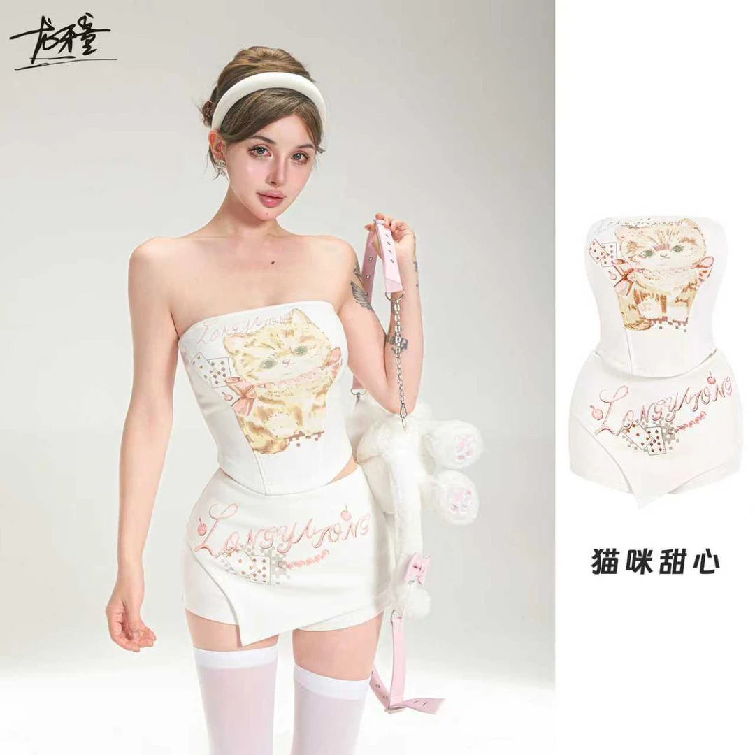龙牙童推荐【猫咪甜心】白色女秋季出游套装印花修身甜美辣妹性感