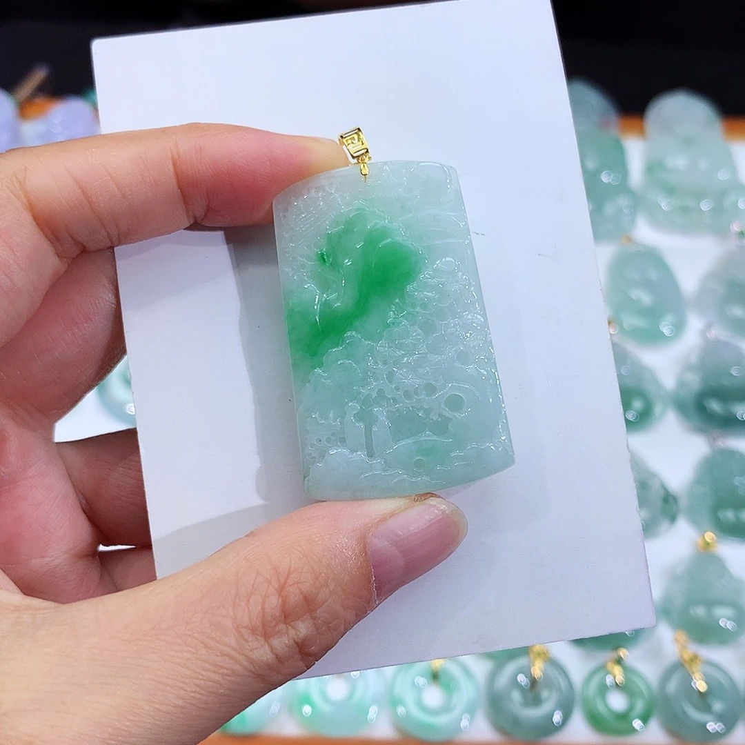 翡翠18K金镶嵌颈饰翡翠吊坠