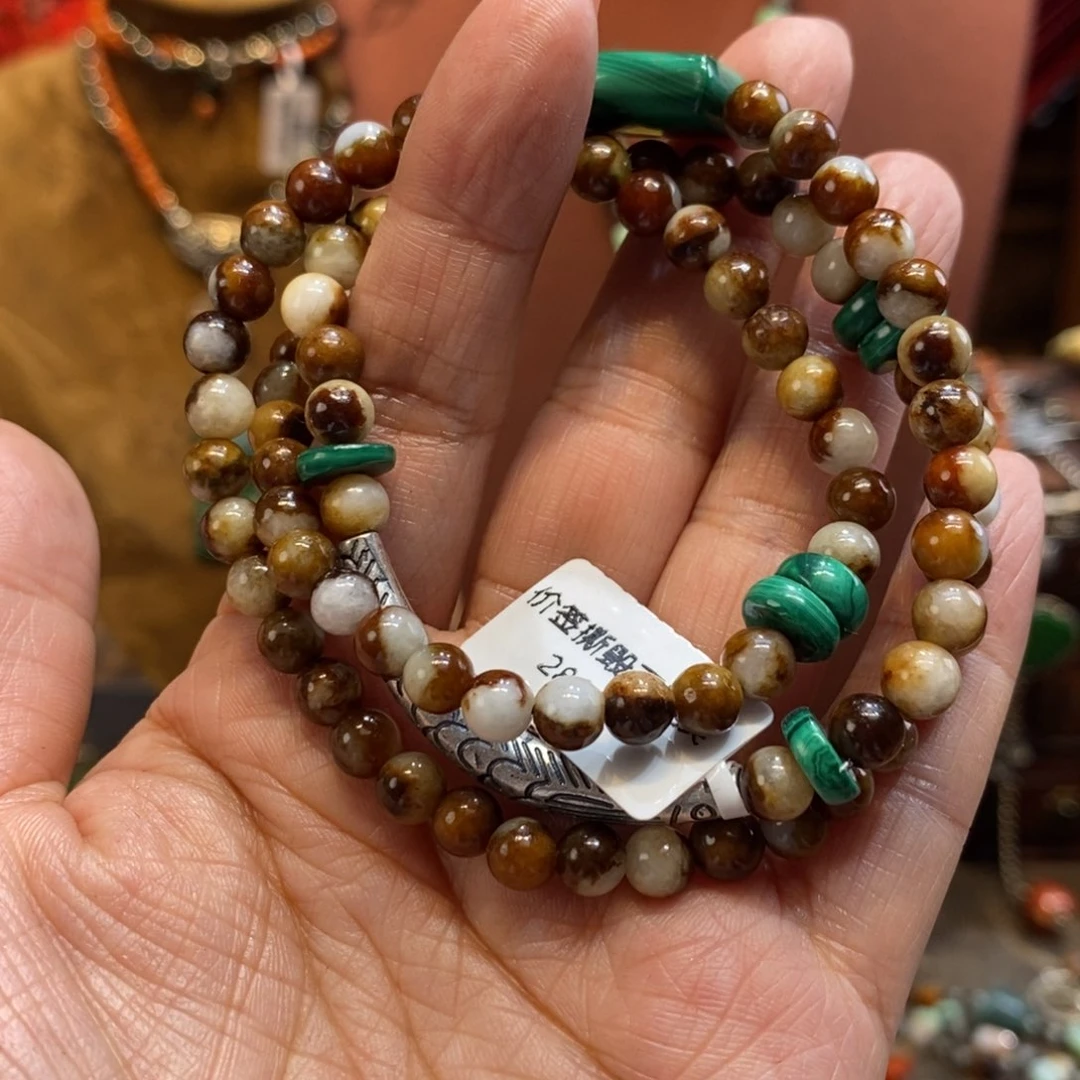 翡翠吊坠(赠链)未镶嵌