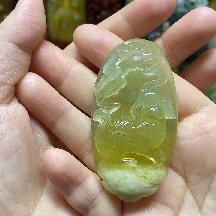 岫玉未镶嵌吊坠(赠链)