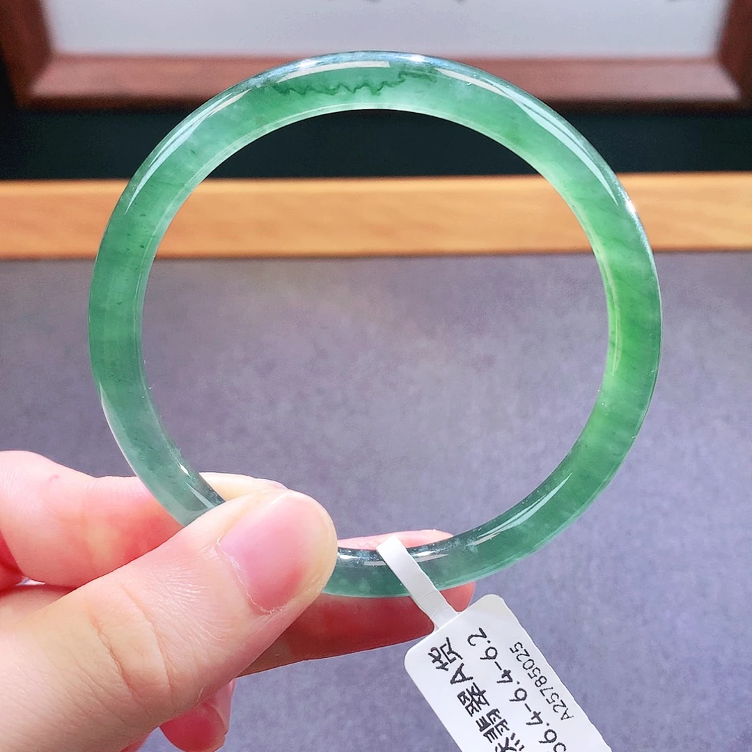 未镶嵌手镯翡翠天然翡翠