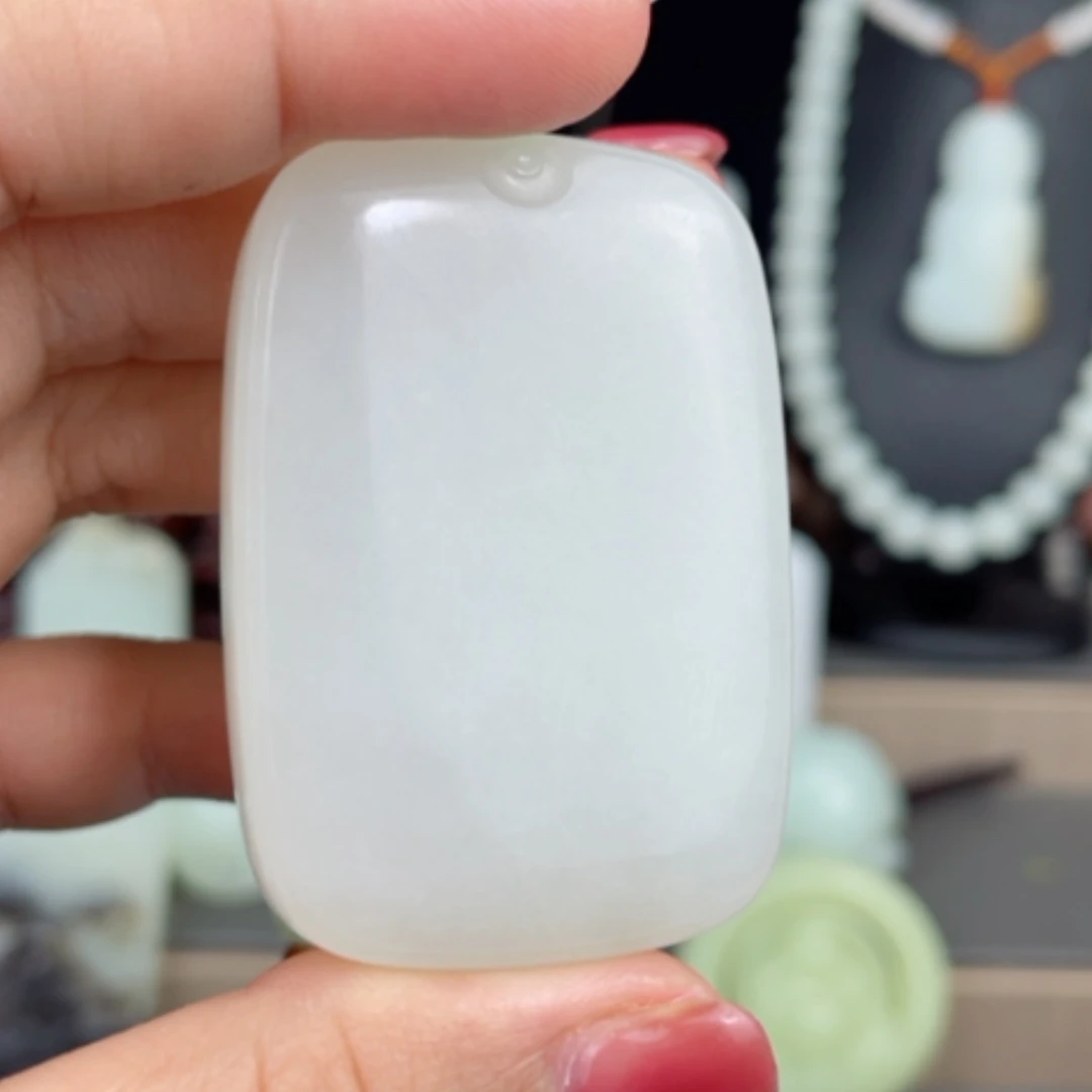 【闪购商品】颈饰未镶嵌和田玉
