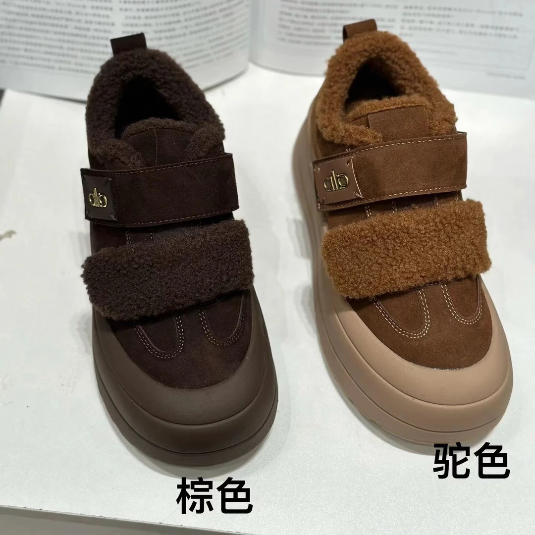 221-513    新款时尚圆头休闲百搭简约板鞋女