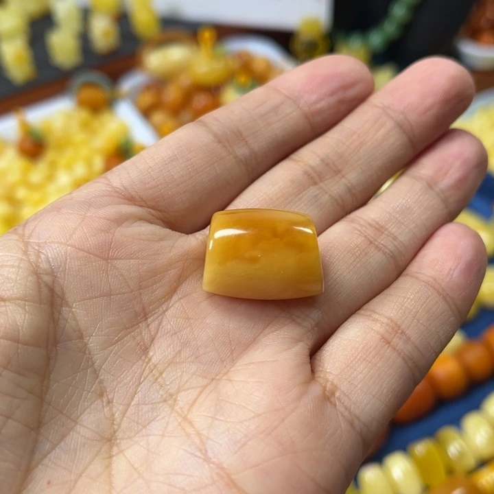 琥珀未镶嵌裸石卡15加老蜡马蹄珠