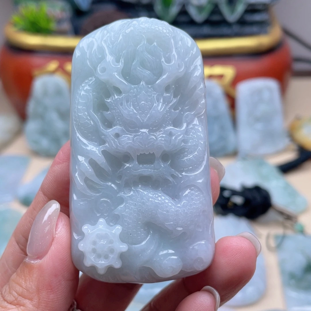 *****颈饰未镶嵌翡翠龙牌