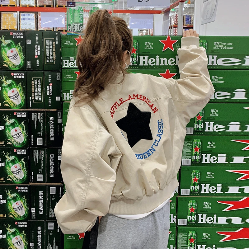 米白色后背刺绣棒球服外套女2025年春秋新款帅气时髦百搭夹克上衣