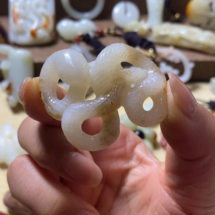 和田玉（糖玉）挂件未镶嵌文*