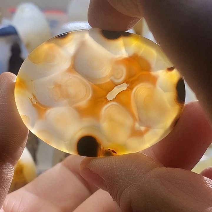 未镶嵌颈饰玛瑙/玉髓兰****荐