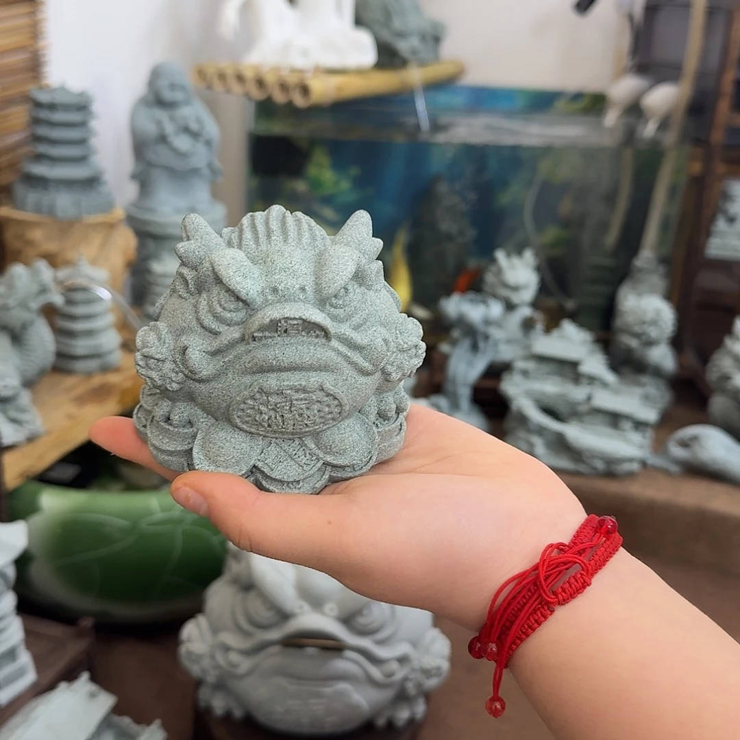 石材青砂石脚踩铜钱金蟾