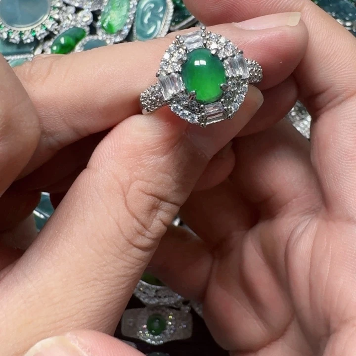 翡翠未镶嵌颈饰天然A货翡翠放漏