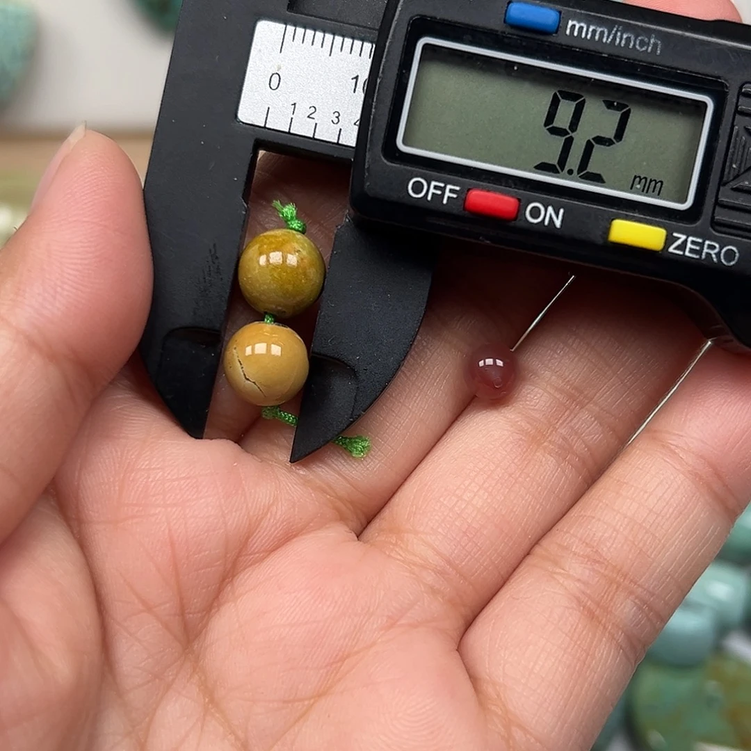 南红玛瑙未镶嵌珠宝奇石