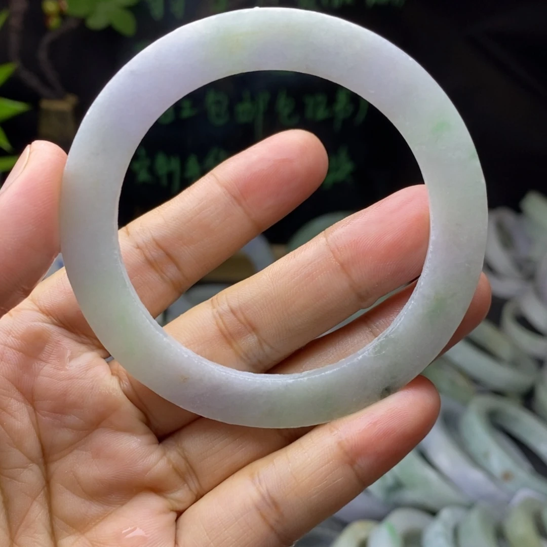 定制翡翠未镶嵌手镯