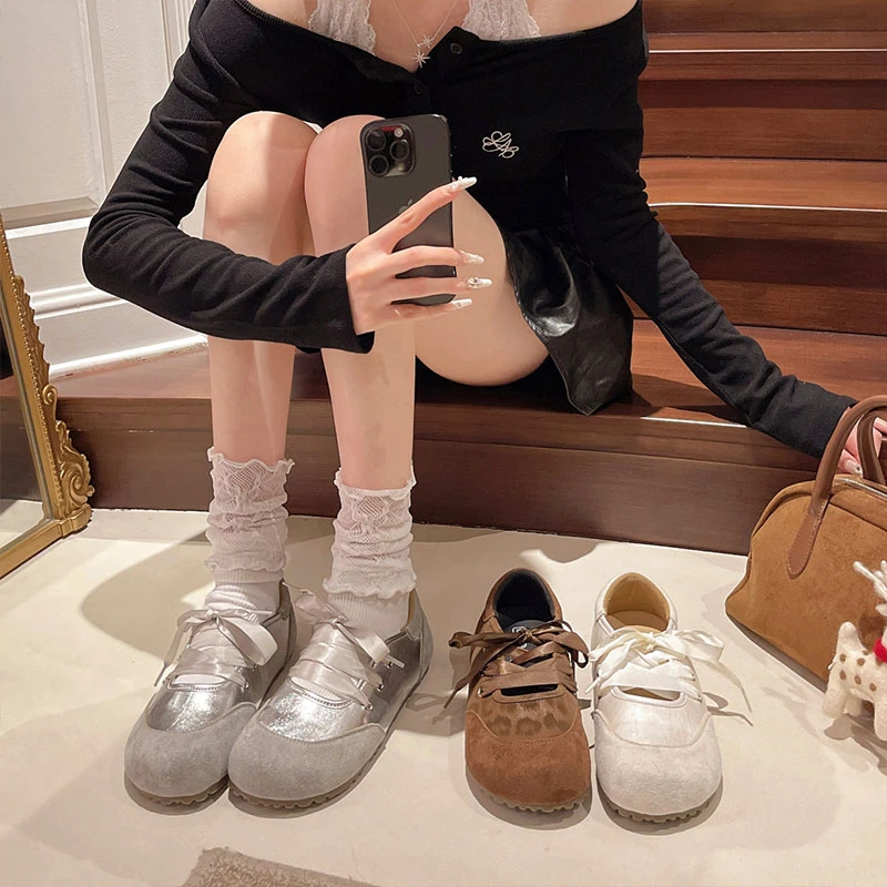 银色芭蕾风德训鞋女2025夏季新款超火运动鞋舒适平底玛丽珍勃肯鞋