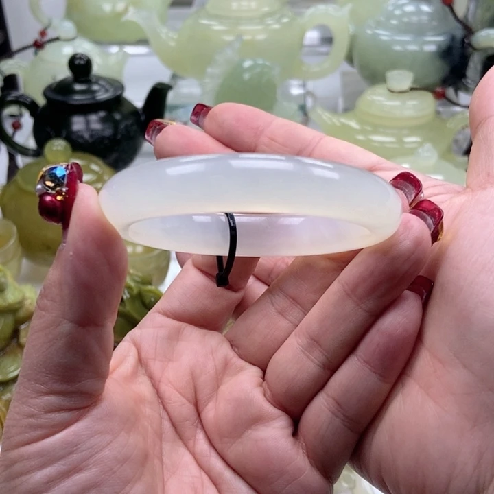 蛇纹石玉手镯未镶嵌M****f