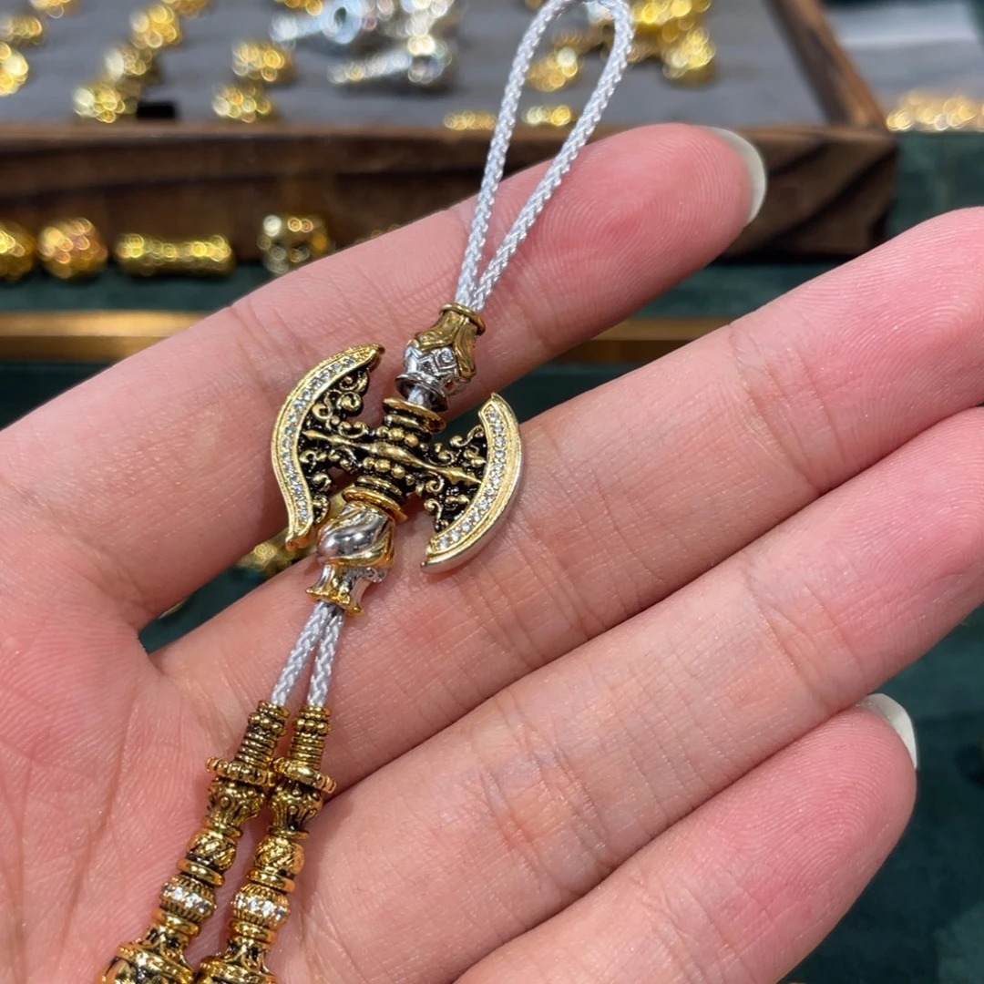 月刀背云，宝瓶，法螺，金色莲界