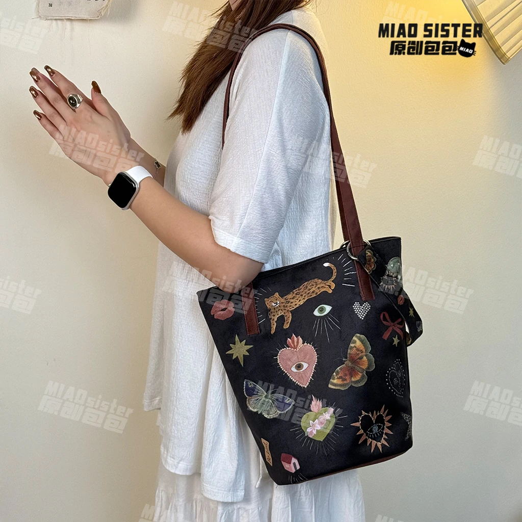 MIAO复古拼贴手提包手拎袋遛弯包便携水桶包女水杯雨伞收纳袋