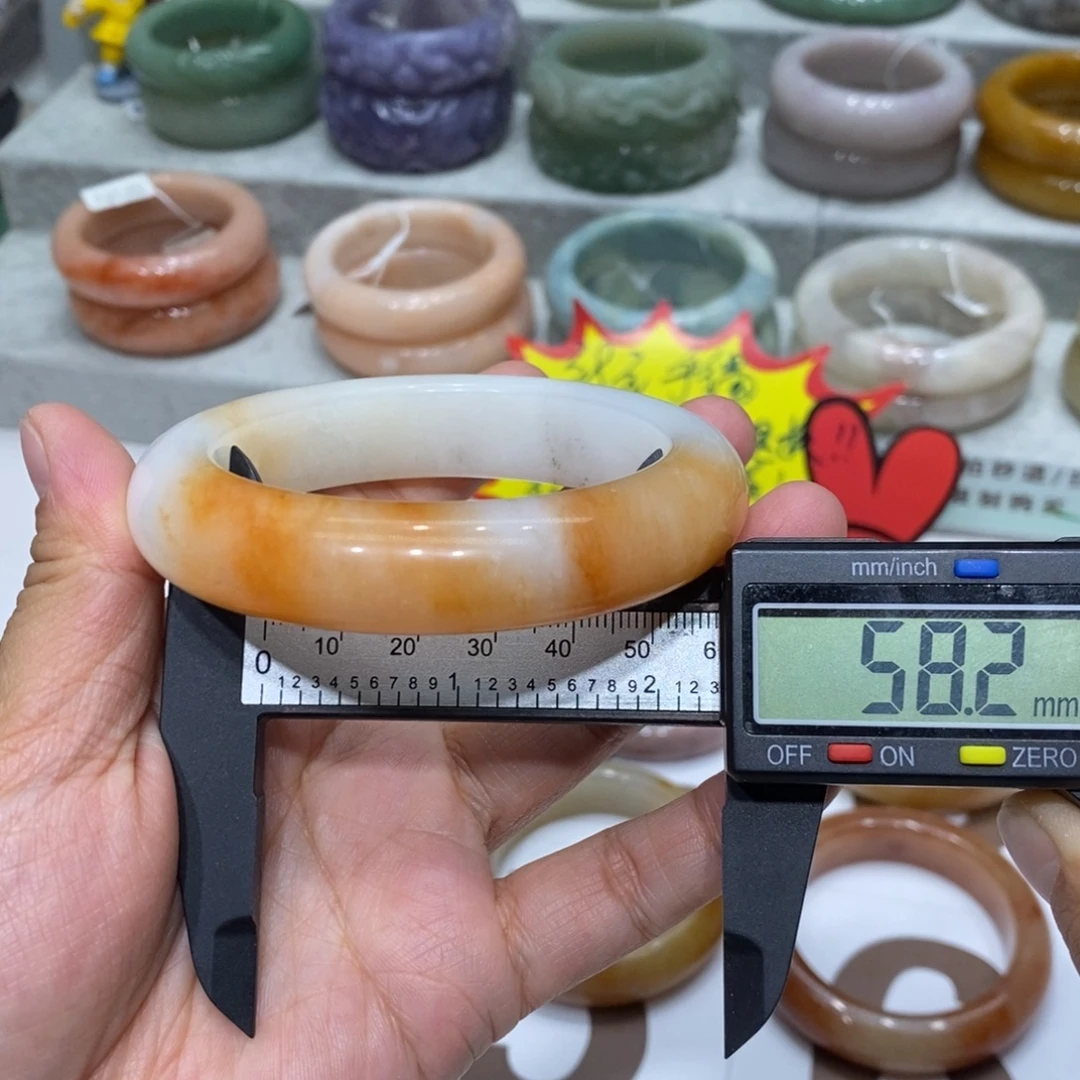 石英岩玉未镶嵌手镯