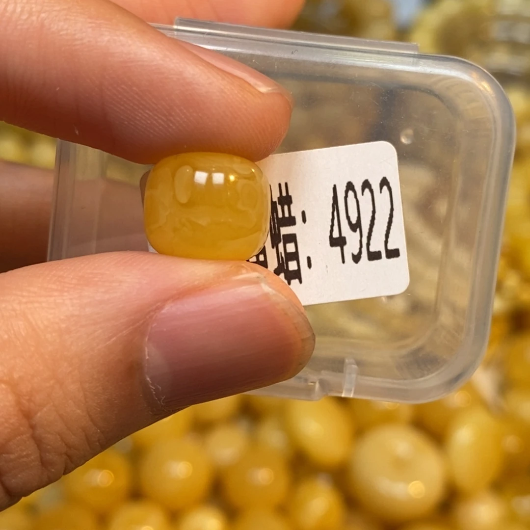 蜜蜡未镶嵌珠宝奇石4922