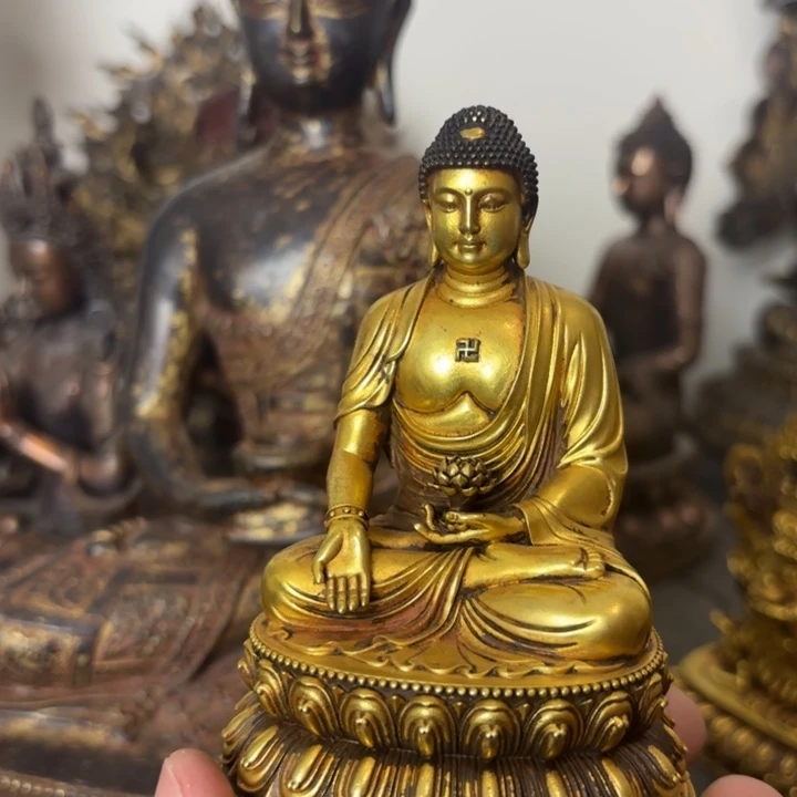 只***绝阿弥陀佛鎏金摆件