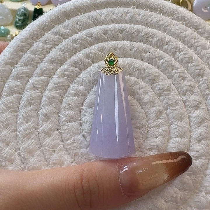 翡翠未镶嵌颈饰无事牌