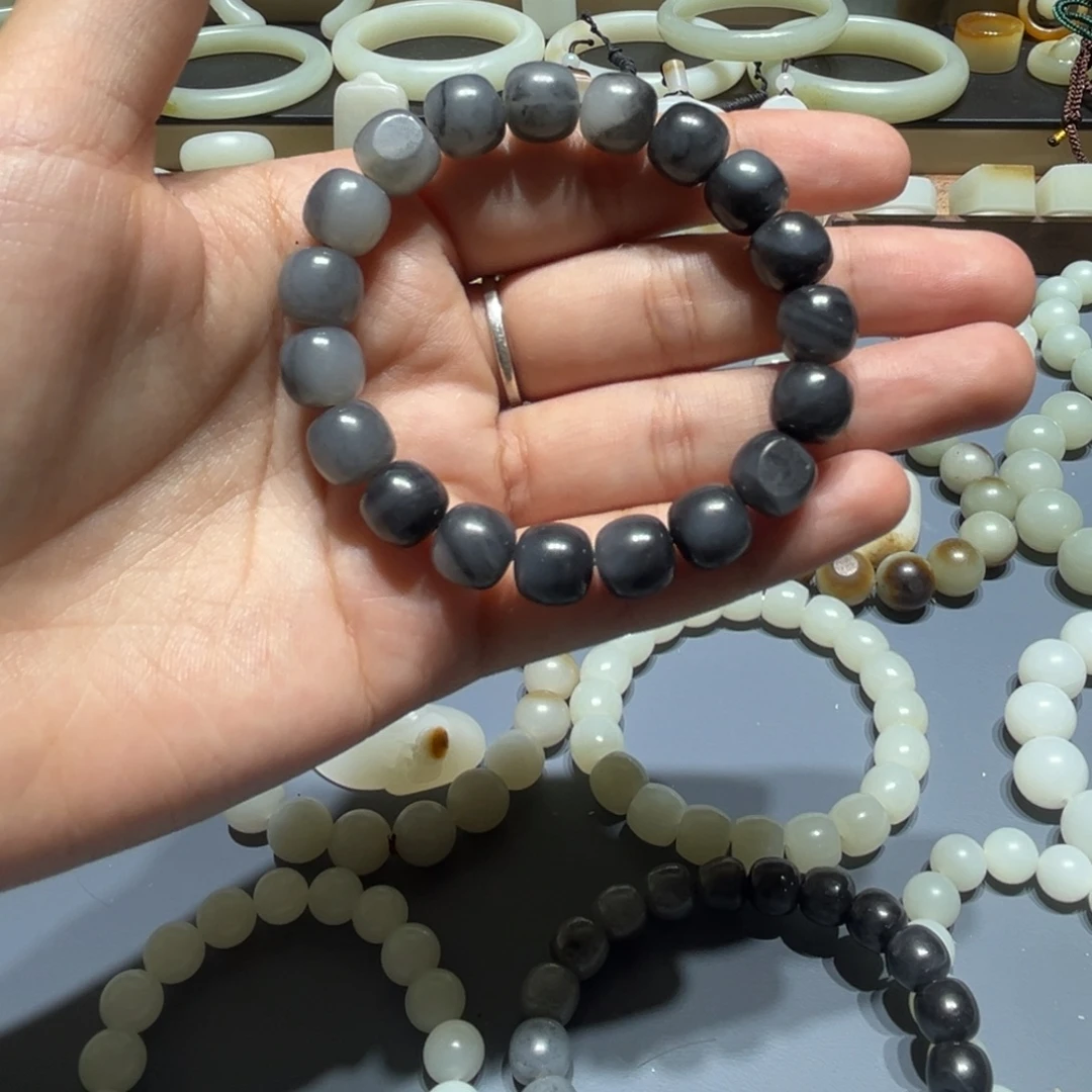 和田玉未镶嵌手串