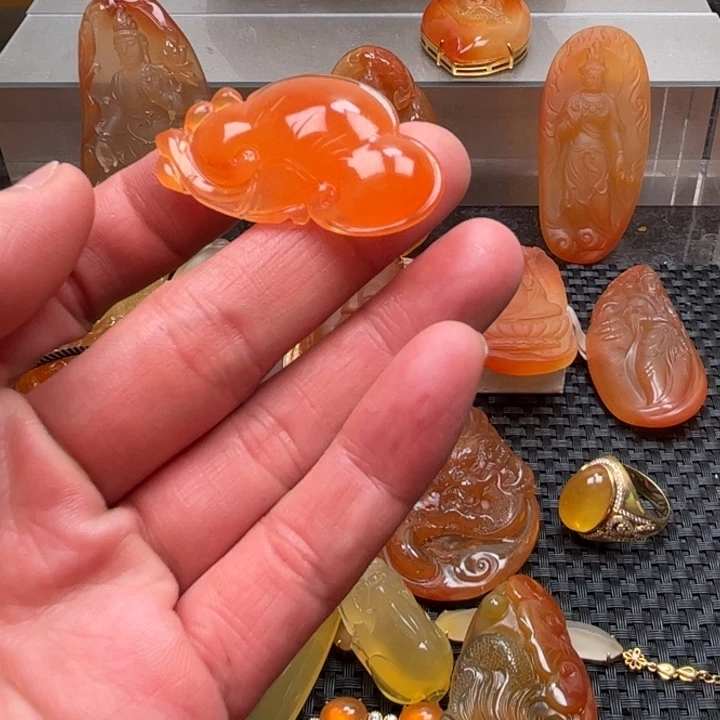 石英质玉颈饰未镶嵌珠*