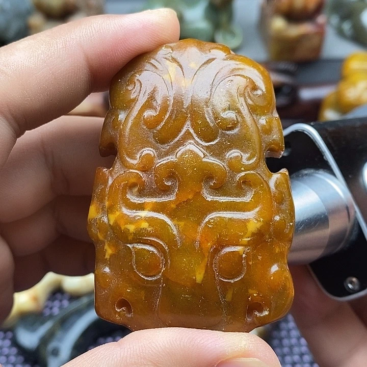 蛇纹石玉未镶嵌颈饰