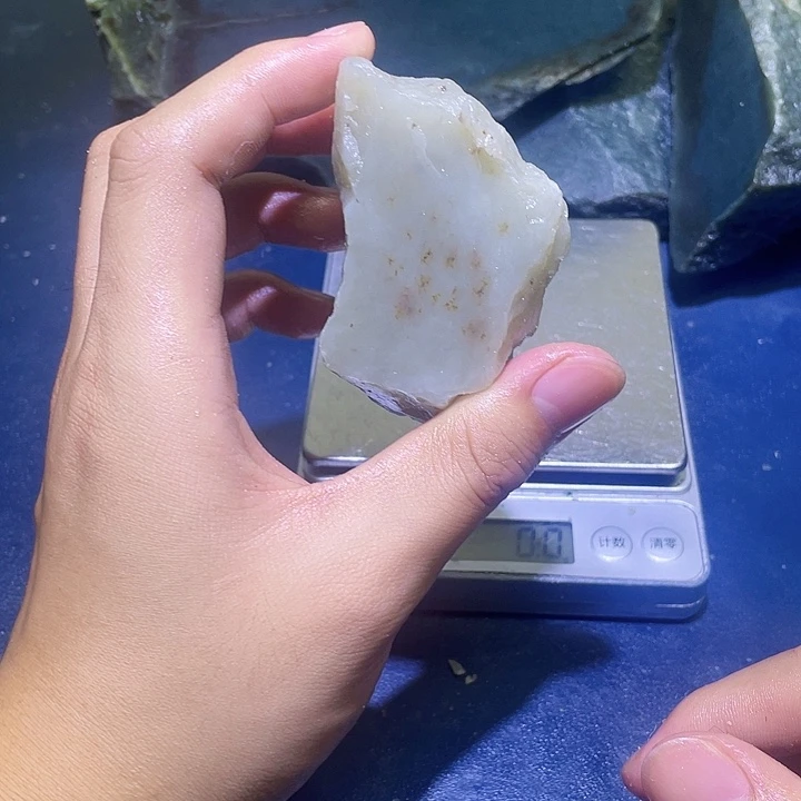 未镶嵌和田玉（糖玉）珠宝半成品