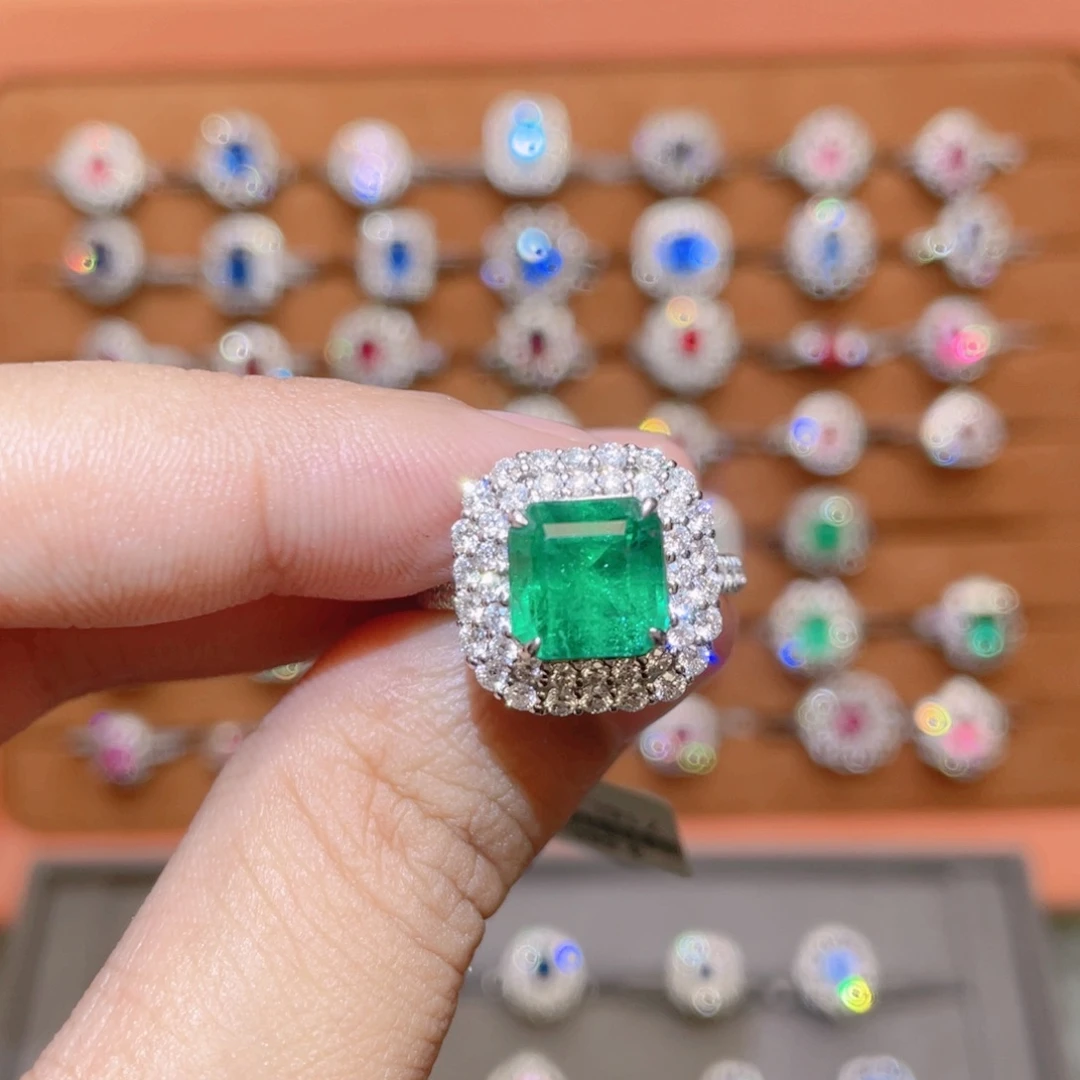 祖母绿戒指18K金镶嵌3.56ct