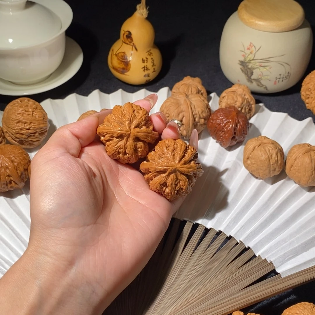 文玩核桃吊坠昵***置粗筋41