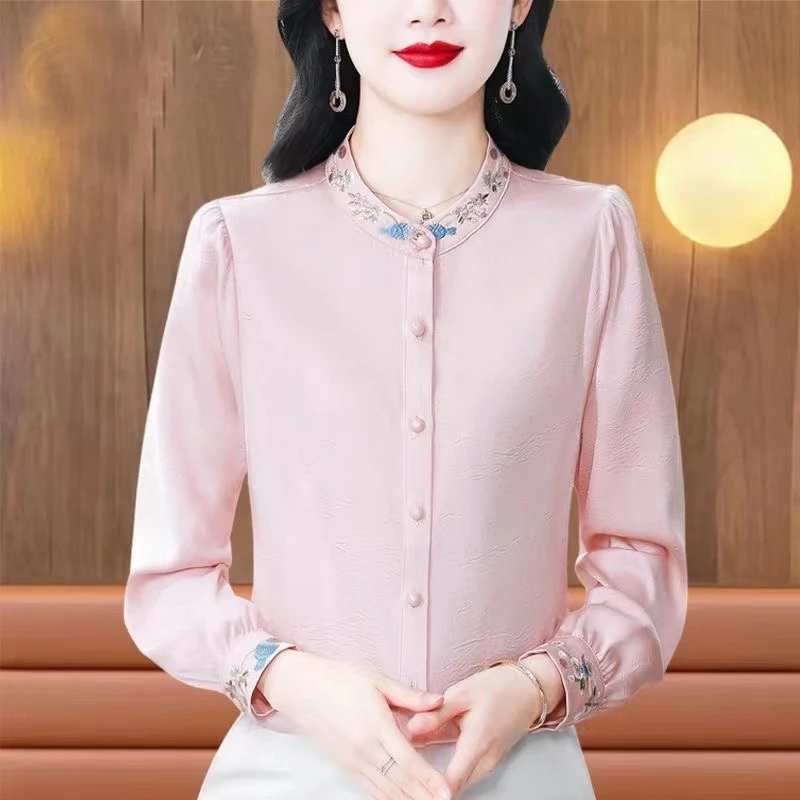 25新款高档圆领领口袖口刺绣时尚百搭气质上衣衬衫