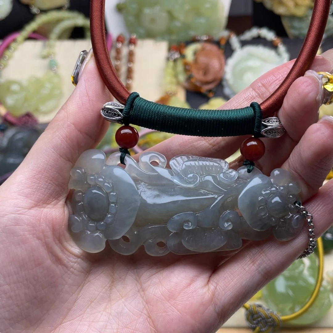 蛇纹石玉颈饰未镶嵌