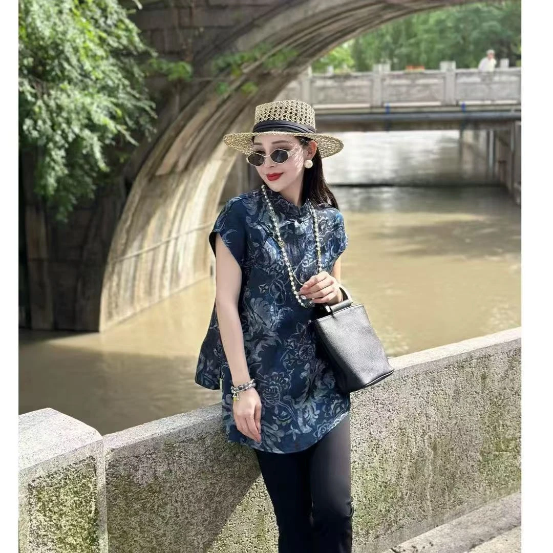 夏季时尚百搭洋气显瘦新中式醋酸花螺不对称摆上衣ML25830C