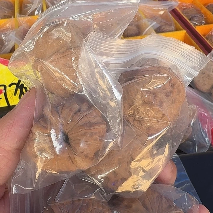 杨***万文玩核桃吊坠啦啦啦啦