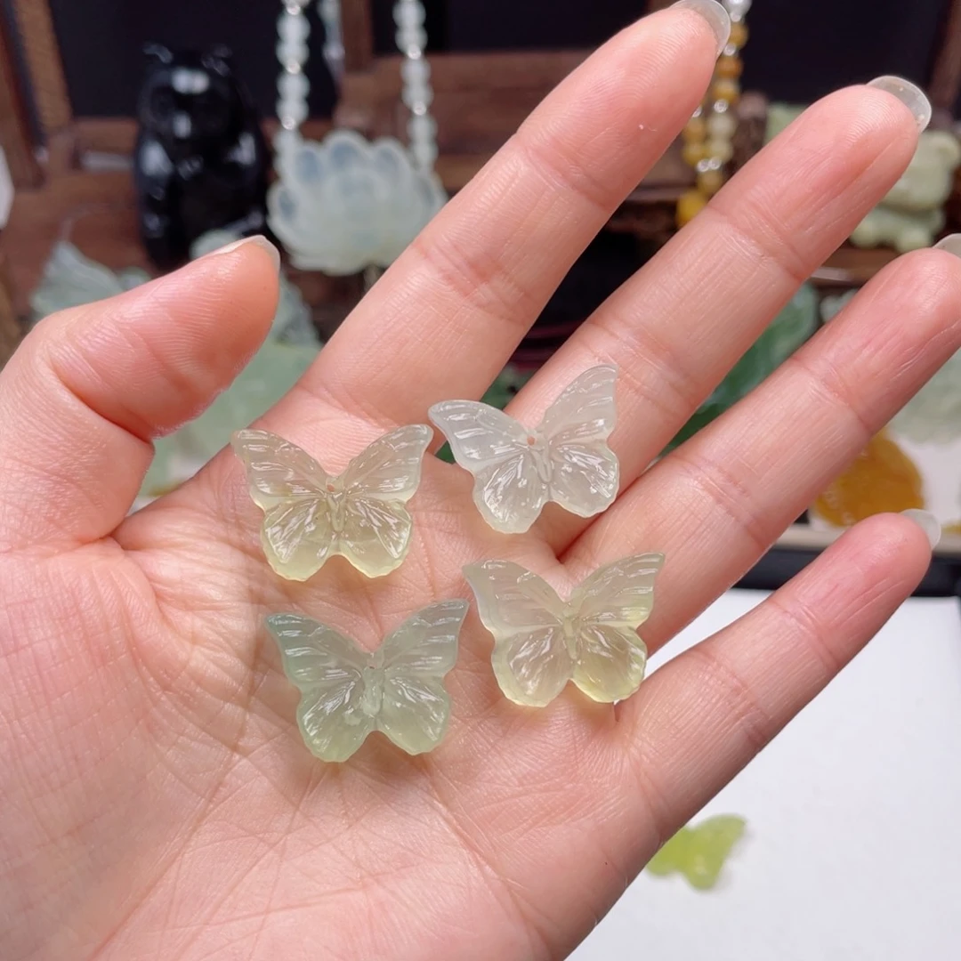 蛇纹石玉未镶嵌颈饰洋***记