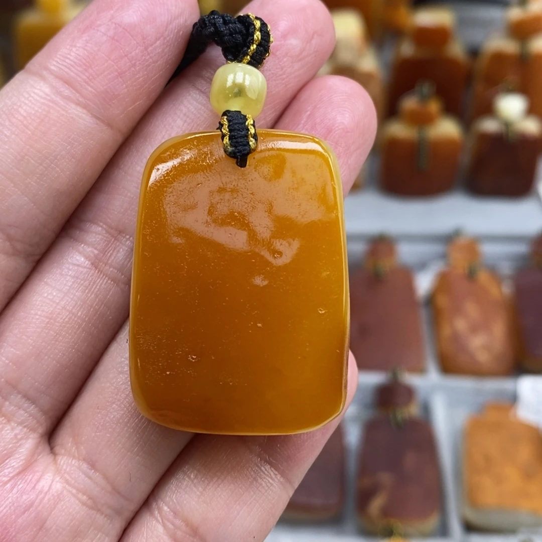 蜜蜡未镶嵌珠宝奇石