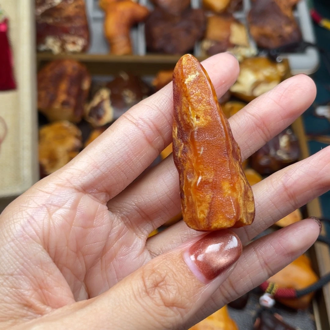 琥珀未镶嵌珠宝奇石